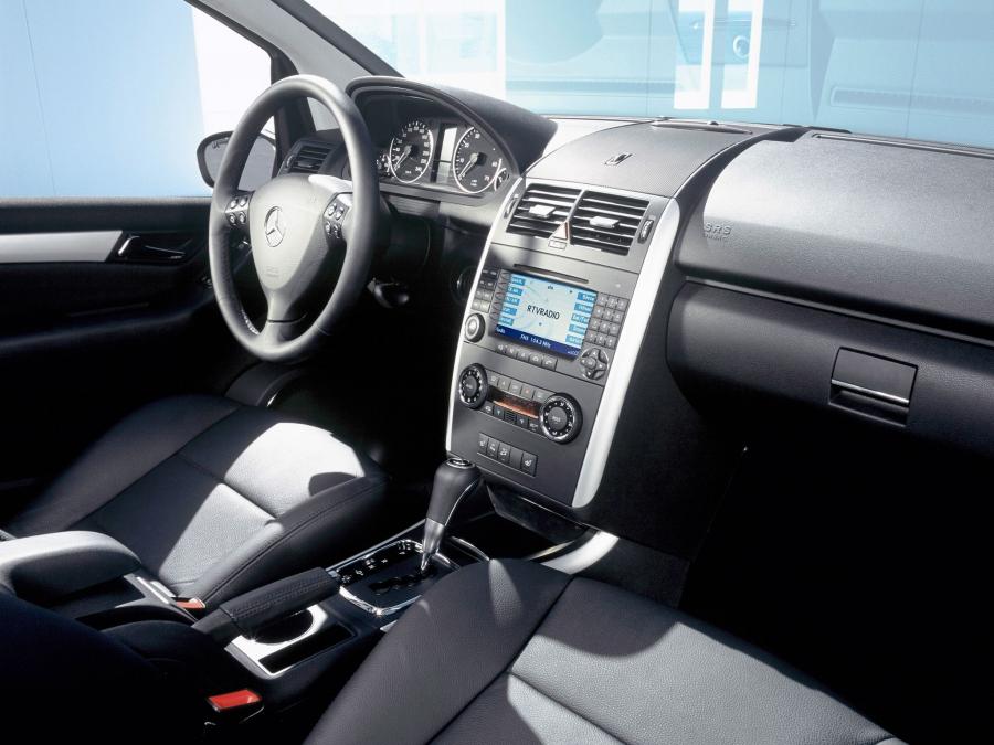  Mercedes-Benz A200 3-Door 2004 года  (фото 18 из 20)